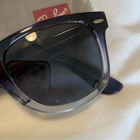 Ray Ban Original Wayfarer sunglasses - Picture 4 of 7